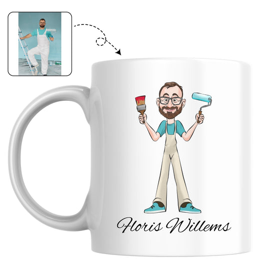 Mok voor de beste schilder, bedrukt met een kleurrijke karikatuur van de vakman aan het werk.