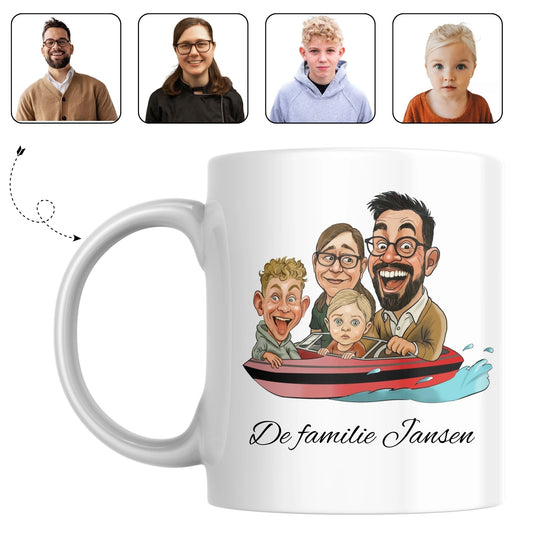 Set mokken bedrukt met een karikatuur van een familie die samen aan het varen is, een leuk kerstcadeau.