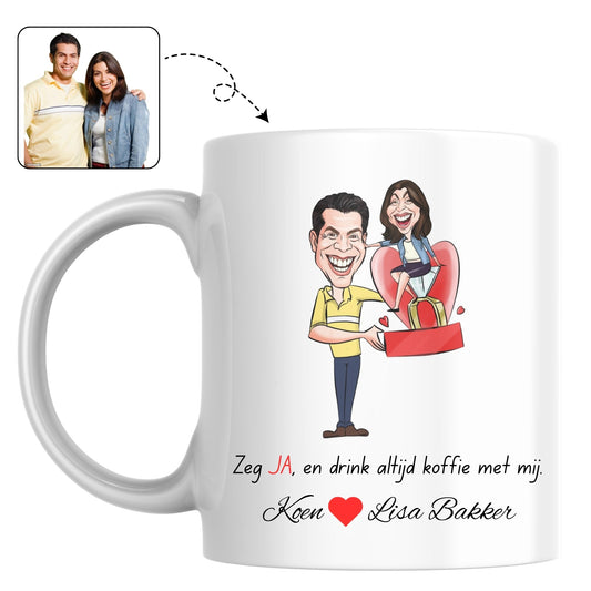 Set van twee mokken met een tekening van het huwelijksaanzoek, een origineel verlovingscadeau.